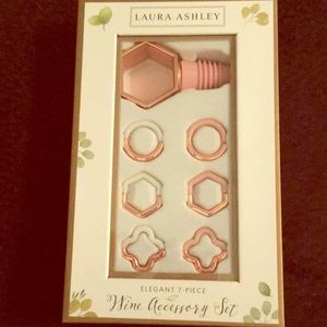 7 PIECE WINE ACCESSORY SET